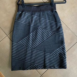 Joseph Ribkoff skirt size 2